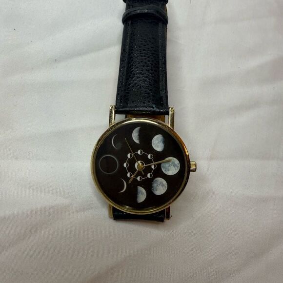 Hot Topic Black and Gold Blackheart Moon Phases Watch - Picture 2 of 8